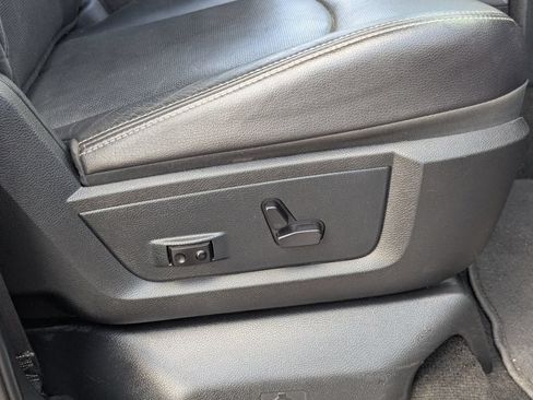 Used 2016 RAM 1500 Laramie w/ Convenience Group AWD/4WD image 39
