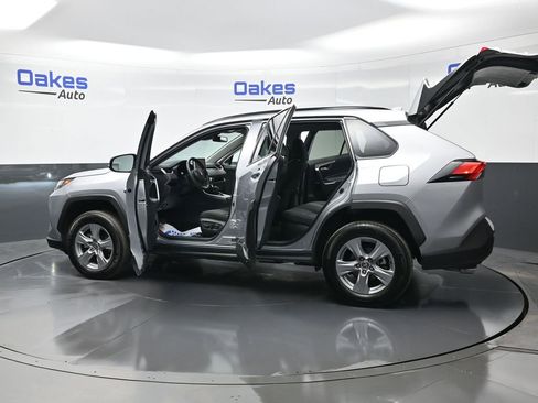 Used 2025 Toyota RAV4 XLE AWD/4WD image 55