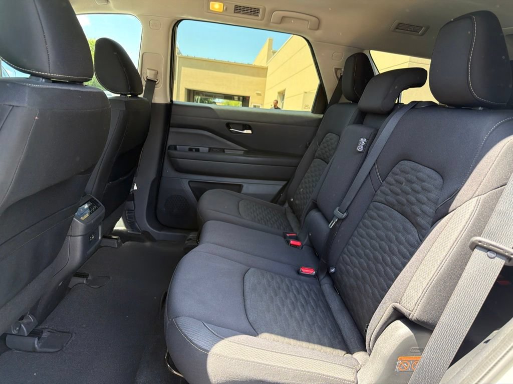 Used 2022 Nissan Pathfinder SV FWD image 25
