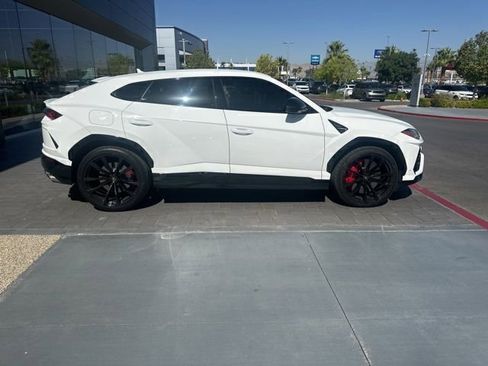 Used 2022 Lamborghini Urus AWD/4WD image 4