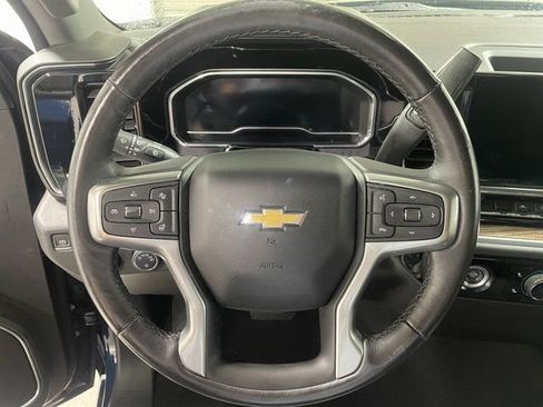 Used 2022 Chevrolet Silverado 1500 LT AWD/4WD image 14