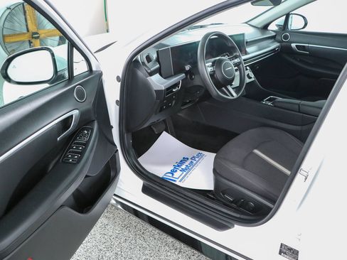 Used 2025 Hyundai Sonata SEL FWD image 3