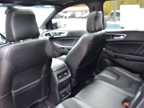 Used 2022 Ford Edge ST w/ Equipment Group 401A image 18