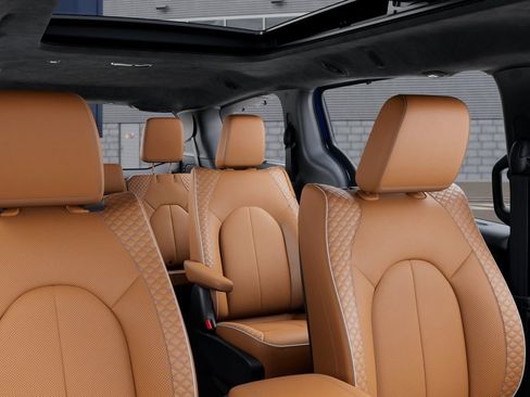 New 2026 Chrysler Pacifica Pinnacle image 30