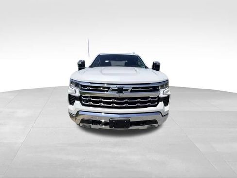 Certified 2025 Chevrolet Silverado 1500 LTZ AWD/4WD image 3