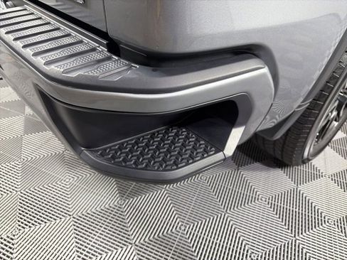 Used 2025 GMC Sierra 1500 Elevation image 10