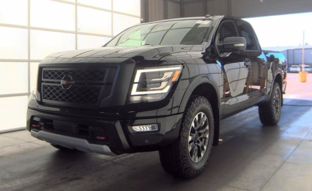 Used 2021 Nissan Titan PRO-4X w/ Pro-4x Convenience Package AWD/4WD image 4