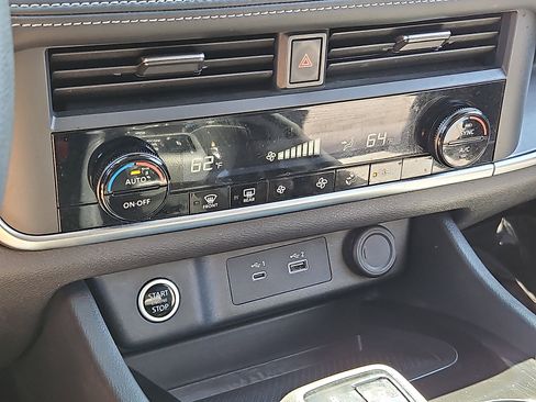 Certified 2023 Nissan Rogue SV image 15