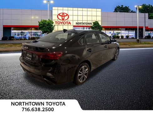 Used 2023 Kia Forte LXS FWD image 6