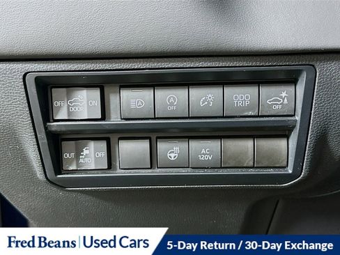 Used 2023 Toyota Tundra Platinum image 11