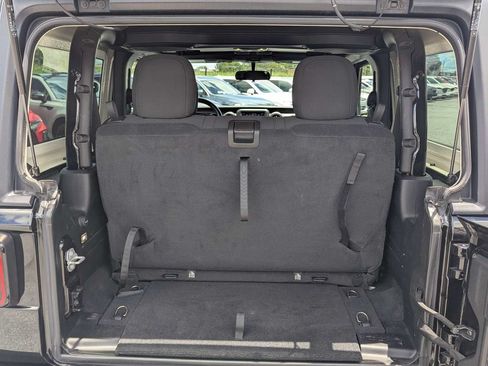 Used 2021 Jeep Wrangler Sport AWD/4WD image 7