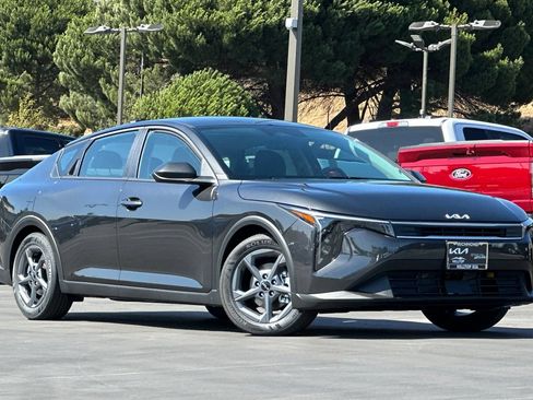 New 2026 Kia K4 FWD image 2