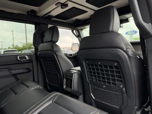 New 2026 Ford Bronco Badlands w/ Sasquatch Package AWD/4WD image 17