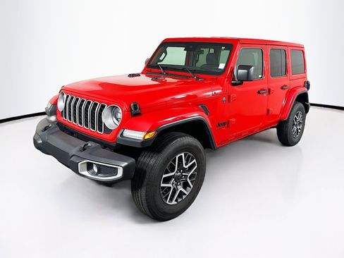 Used 2025 Jeep Wrangler Unlimited Sahara AWD/4WD image 3