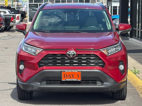 Used 2019 Toyota RAV4 XLE Premium w/ Advanced Technology Package AWD/4WD image 10