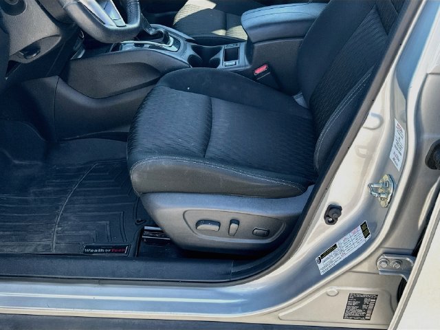 Used 2020 Nissan Rogue SV AWD/4WD image 18