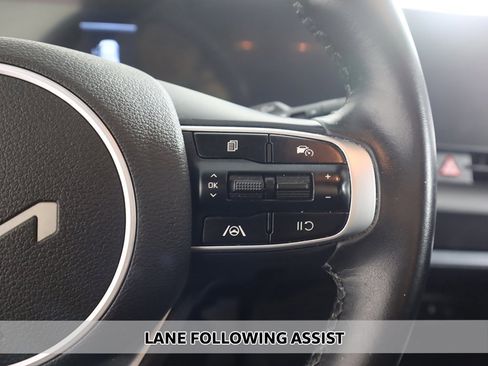 Used 2024 Kia Sportage EX image 4