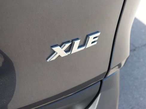 Used 2025 Toyota RAV4 XLE image 7