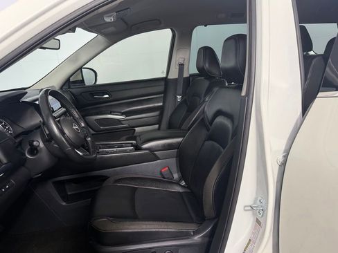 Used 2024 Nissan Pathfinder SL FWD image 23