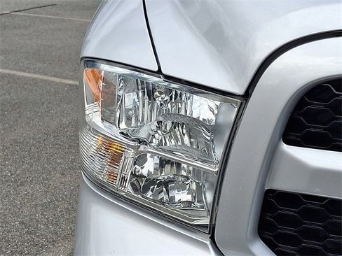Used 2017 RAM 1500 Express image 9
