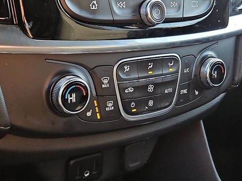 Certified 2022 Chevrolet Traverse LT w/ Midnight/Sport Edition image 15