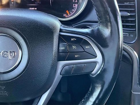 Used 2020 Jeep Grand Cherokee Laredo image 14