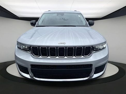 Used 2023 Jeep Grand Cherokee L Laredo image 13