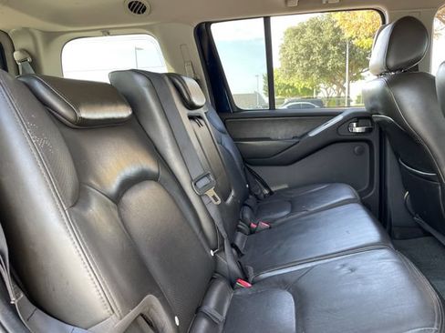 Used 2008 Nissan Pathfinder SE w/ Leather Pkg RWD image 27