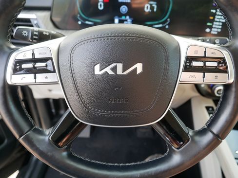 Certified 2024 Kia Telluride EX w/ EX Captain's Chair Package AWD/4WD image 25