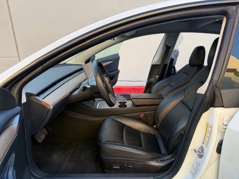 Used 2023 Tesla Model 3 Standard Range image 11