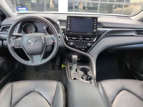 Used 2022 Toyota Camry XSE FWD image 8