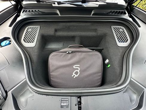Certified 2025 Porsche Macan 4S Electric AWD/4WD image 45