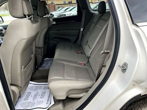 Used 2012 Jeep Grand Cherokee Laredo w/ Laredo E Group image 15