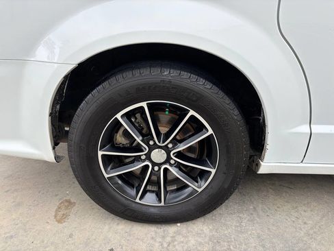 Used 2019 Dodge Grand Caravan GT FWD image 41