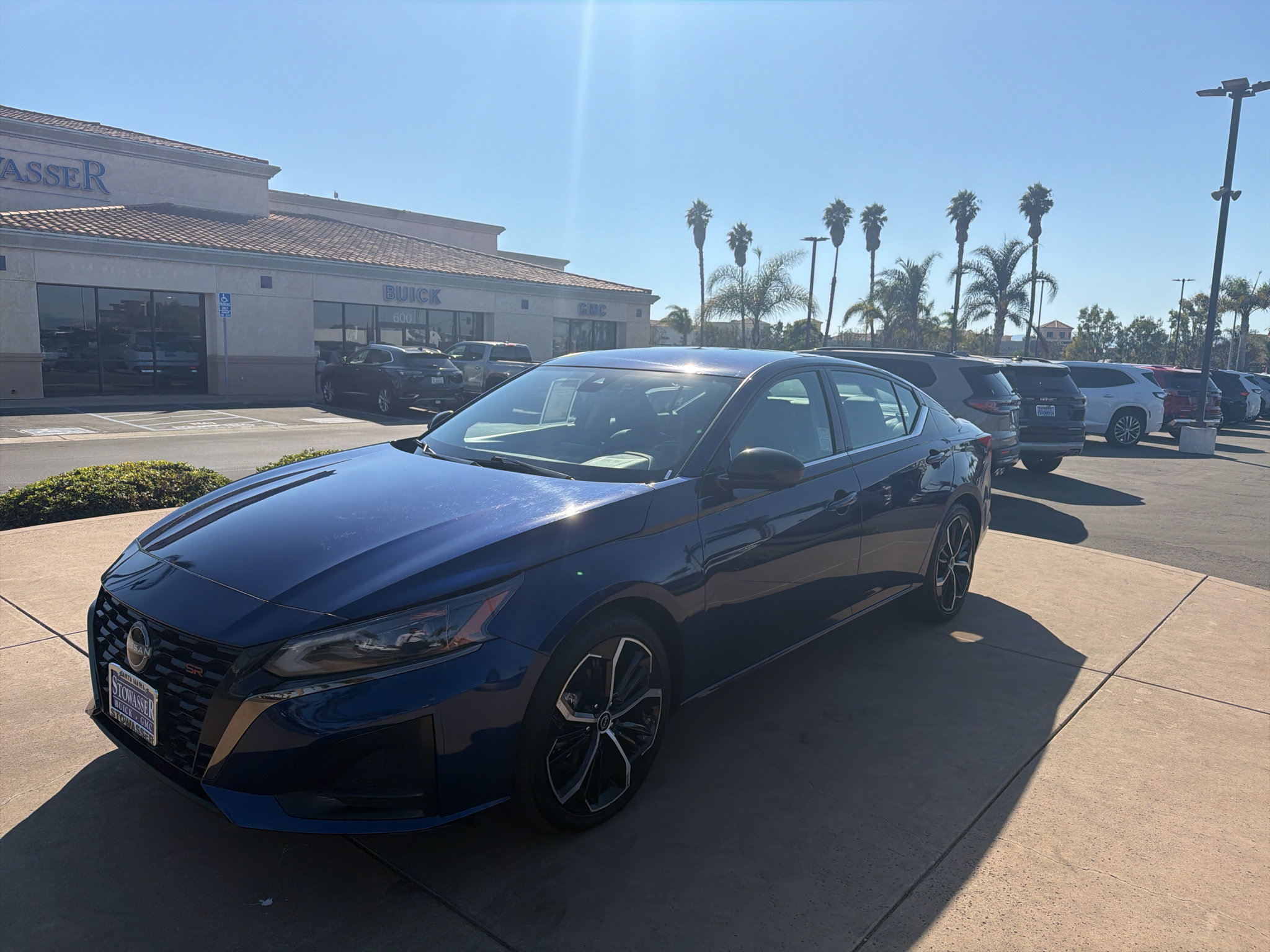 Used 2024 Nissan Altima 2.5 SR FWD image 1