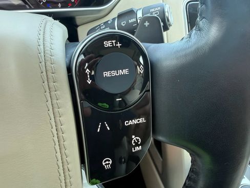 Used 2018 Land Rover Range Rover HSE AWD/4WD image 27