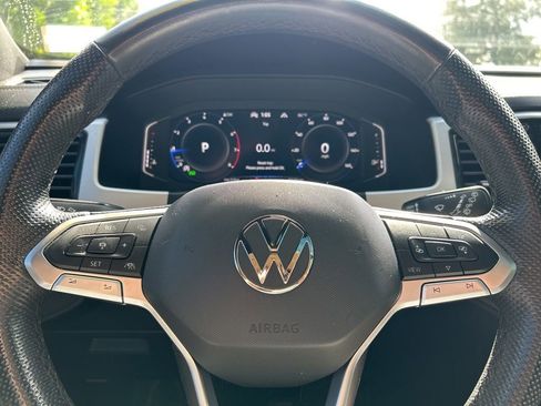 Used 2022 Volkswagen Atlas Cross Sport SEL R-Line image 18