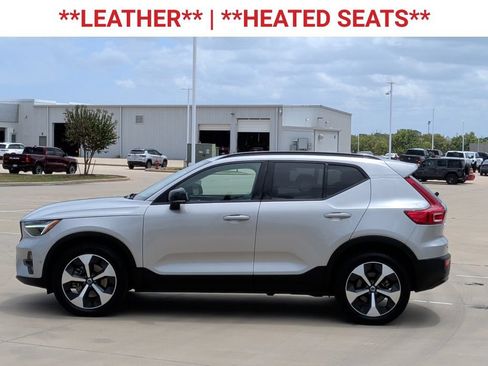 Used 2025 Volvo XC40 B5 Plus AWD/4WD image 5