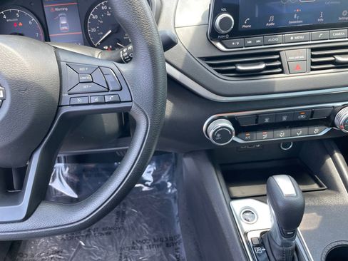 Certified 2025 Nissan Altima 2.5 S image 13