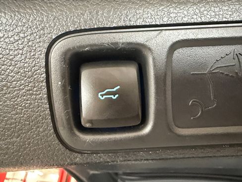 Used 2024 Ford Expedition XLT image 36