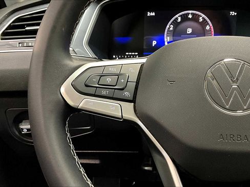 Used 2024 Volkswagen Tiguan SE image 21