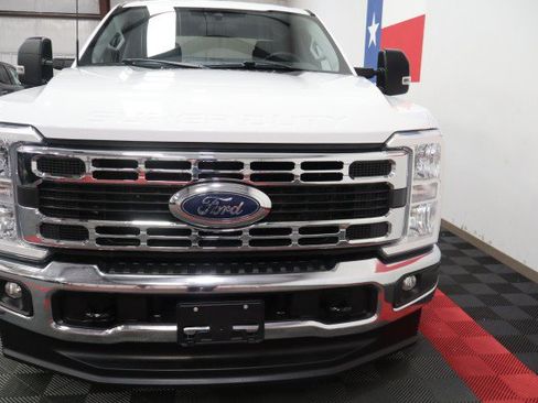Used 2024 Ford F250 XLT w/ FX4 Off-Road Package AWD/4WD image 23