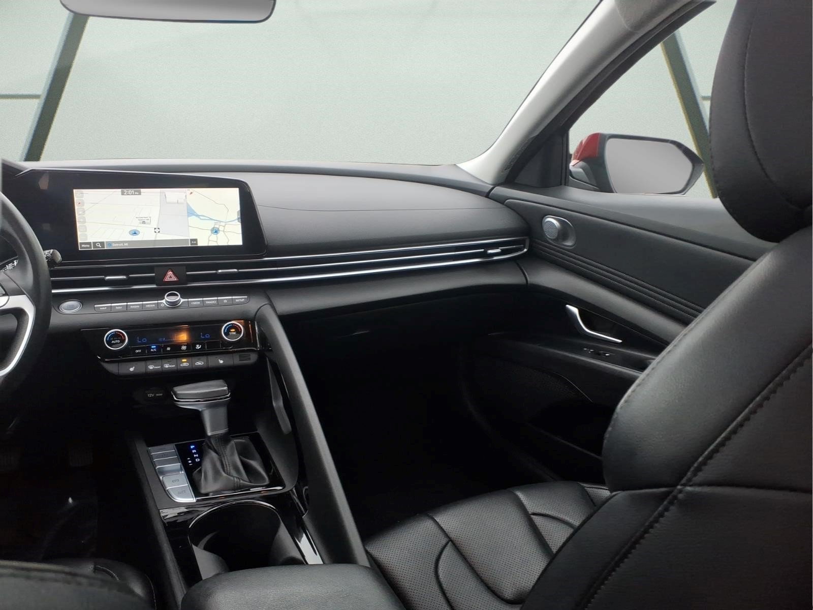 Used 2025 Hyundai Elantra Limited FWD image 12