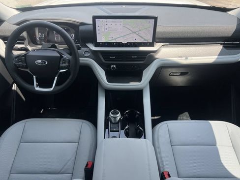 New 2026 Ford Explorer Platinum w/ LUX Leather Package AWD/4WD image 2