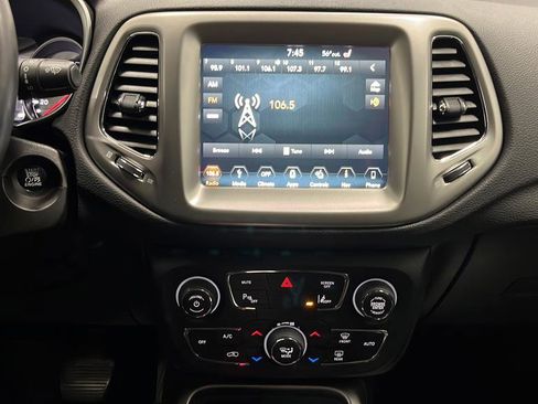 Used 2018 Jeep Compass Latitude w/ Popular Equipment Group AWD/4WD image 12