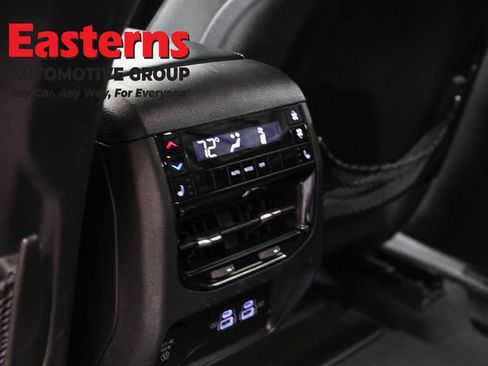 Used 2023 Jeep Grand Cherokee L Limited AWD/4WD image 24