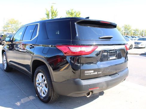 Used 2020 Chevrolet Traverse LS image 5