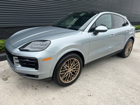 Used 2026 Porsche Cayenne E-Hybrid Coupe AWD/4WD image 7