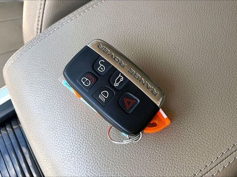 Used 2017 Land Rover Range Rover Evoque SE Premium AWD/4WD image 11