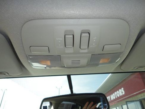 Used 2013 Subaru Crosstrek 2.0i Premium image 8